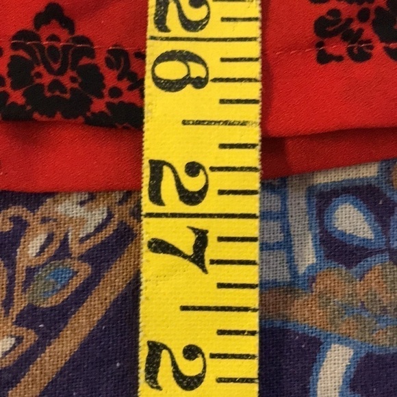 Jones New York Women’s Tunic Top Size L Black Red Border Print Pin tuck pleats - Picture 10 of 10